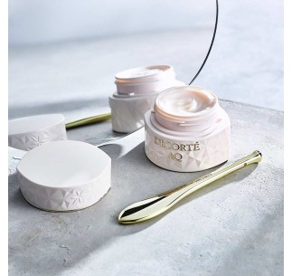 AQ Concentrate Neck Cream 2
