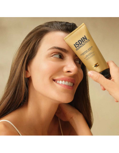 Isdinceutics Essential Scrub